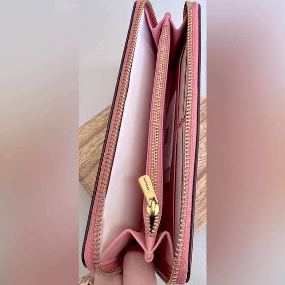 COACH ESSENTIAL SLIM ACCORDION ZIP WALLET - Picture 6 of 6